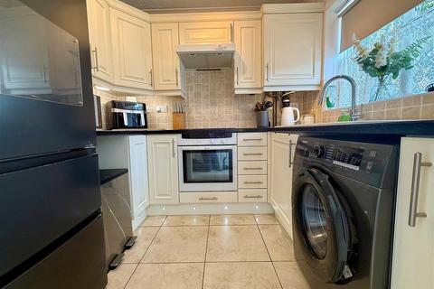 2 bedroom end of terrace house for sale, Rattigan Gardens, Whiteley, Fareham