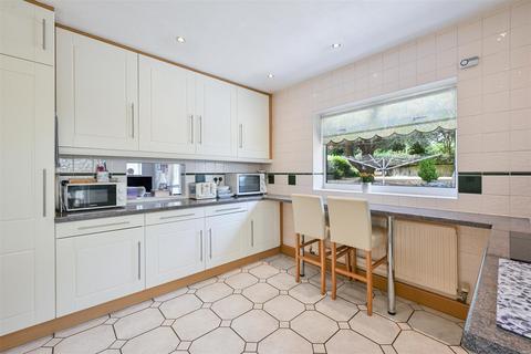 2 bedroom detached bungalow for sale, Cheviot Close, Sutton