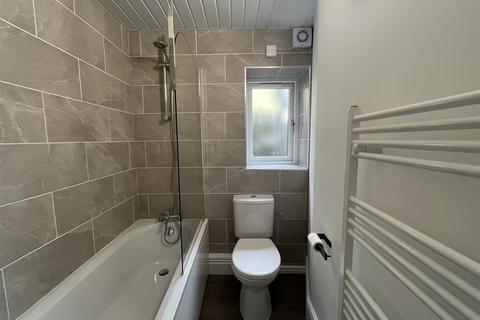 2 bedroom end of terrace house for sale, Hardy Street, Bradford BD6