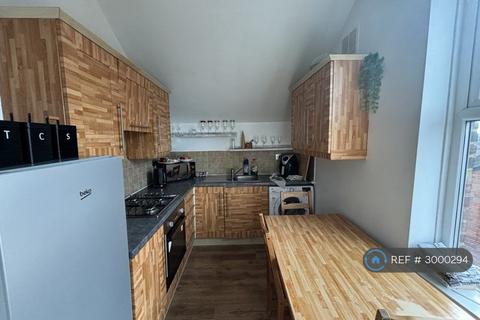 2 bedroom flat to rent, Station Road, London, NW10