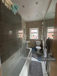 2 bedroom flat to rent, Station Road, London, NW10