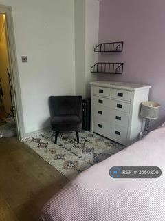 1 bedroom in a flat share to rent, Alexandra Drive, London, SE19