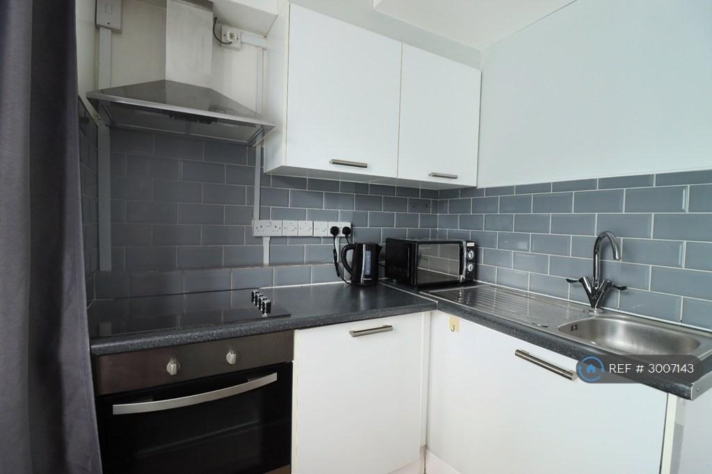 Apartment in London - View 5