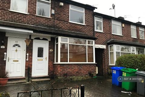 2 bedroom semi-detached house to rent, Brynorme Road, Manchester, M8