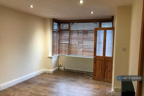 2 bedroom semi-detached house to rent, Brynorme Road, Manchester, M8