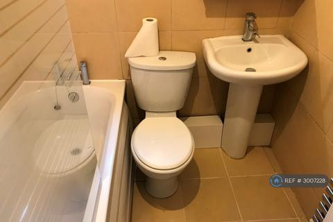 2 bedroom semi-detached house to rent, Brynorme Road, Manchester, M8