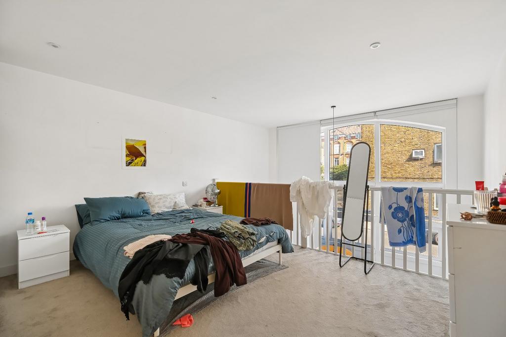 Apartment in London - View 5