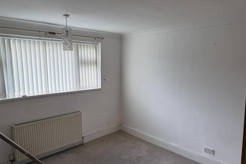 3 bedroom detached house for sale, Lenwade Road, Oldbury
