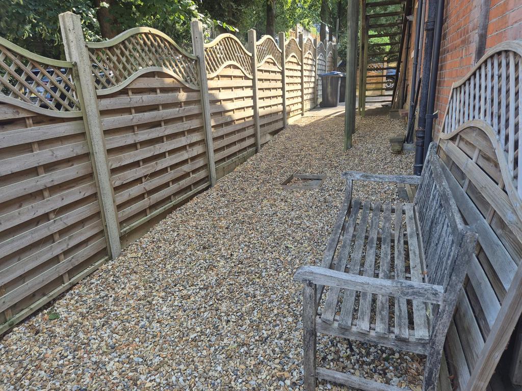 House in Kenley - View 2