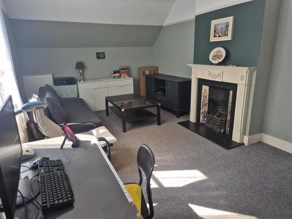 House in Kenley - View 3