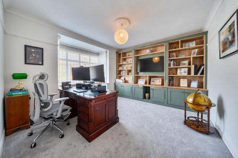 5 bedroom detached house for sale, Hill Rise, Rickmansworth, WD3