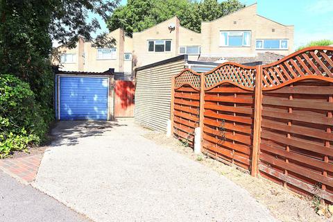 3 bedroom terraced house for sale, Robin Hood Close, Farnborough GU14