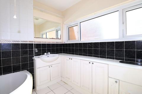 3 bedroom terraced house for sale, Robin Hood Close, Farnborough GU14