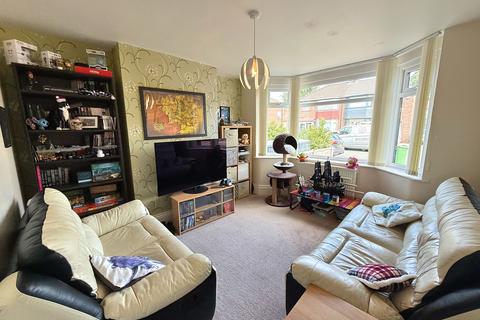 4 bedroom semi-detached house for sale, Newlyn Drive, Sale, M33