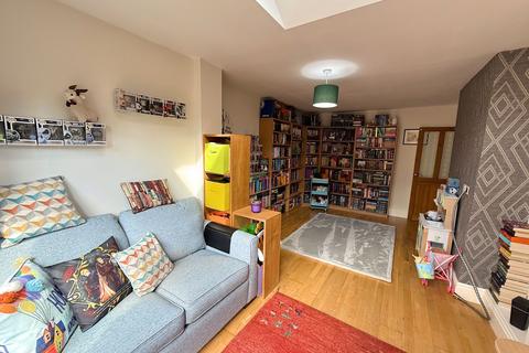 4 bedroom semi-detached house for sale, Newlyn Drive, Sale, M33