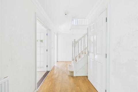 4 bedroom detached house for sale, Tugwood Close, Coulsdon CR5