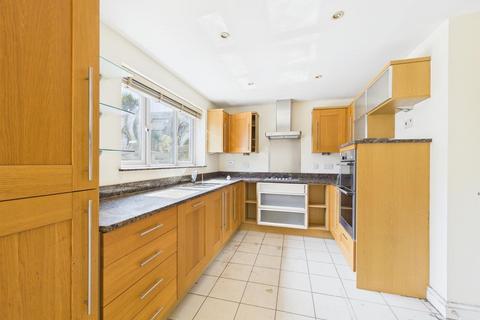 4 bedroom detached house for sale, Tugwood Close, Coulsdon CR5