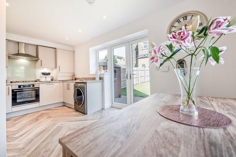 4 bedroom semi-detached house for sale, Hutton Hall Drive, Bradford, West Yorkshire, BD2