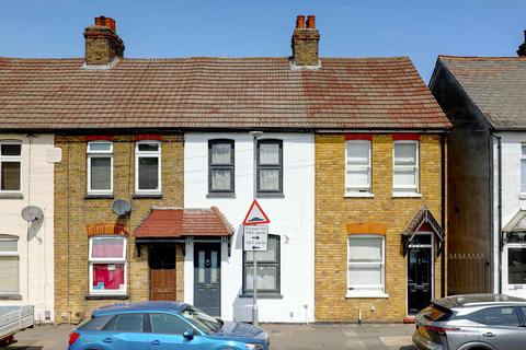 Cadmore Lane, Cheshunt, EN8