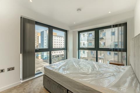2 bedroom apartment to rent, Herschel Street Slough SL1