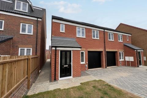 3 bedroom semi-detached house to rent, Woodchurch Way, South Ryhope, SR2
