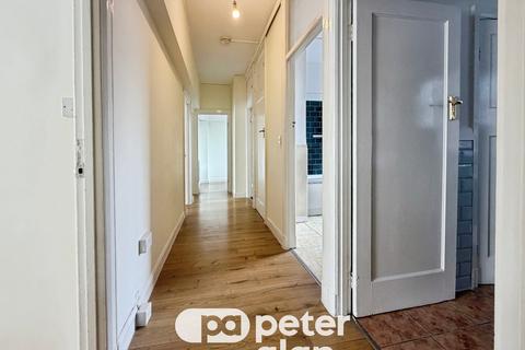 3 bedroom property to rent, Westgate Street, Cardiff, CF10