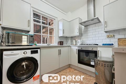3 bedroom property to rent, Westgate Street, Cardiff, CF10