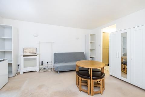 Studio to rent, Cromwell Road London SW7