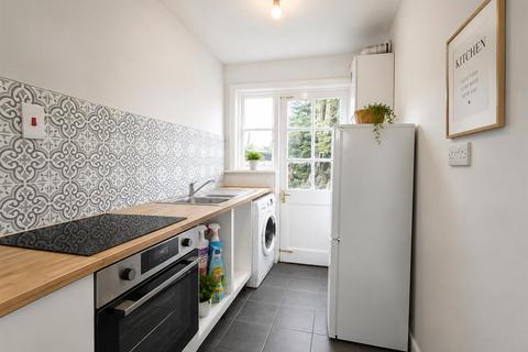 3 bedroom house to rent, Warwick Road, Walthamstow