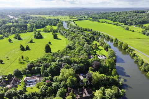 Land for sale, Magna Carta Lane, Wraysbury TW19