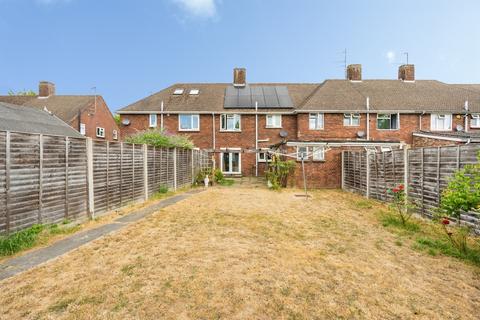 3 bedroom terraced house for sale, Thame Road, Aylesbury