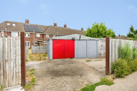 3 bedroom terraced house for sale, Thame Road, Aylesbury