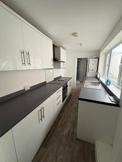4 bedroom terraced house to rent, Queensberry Street, Sunderland SR4
