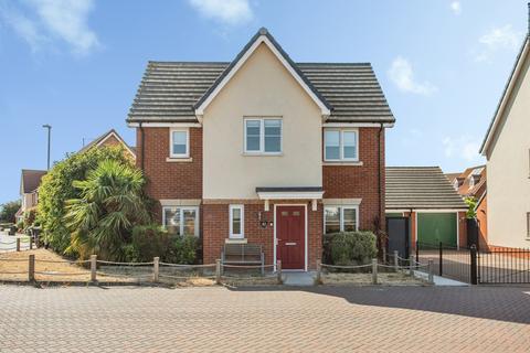 4 bedroom detached house for sale, Shetland Crescent, Rochford, Essex, SS4