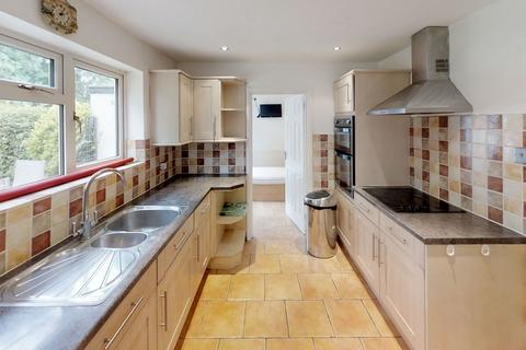 1 bedroom in a house share to rent, Applegarth Avenue, Guildford, GU2