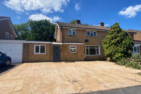 1 bedroom in a house share to rent, Applegarth Avenue, Guildford, GU2