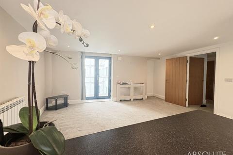2 bedroom flat to rent, Victoria Parade, Queens Quay, TQ1