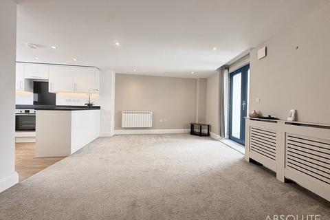 2 bedroom flat to rent, Victoria Parade, Queens Quay, TQ1
