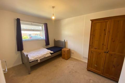 1 bedroom in a house share to rent, Applegarth Avenue, Guildford, GU2