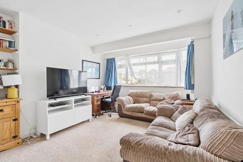 2 bedroom maisonette for sale, Alandale Drive, Pinner