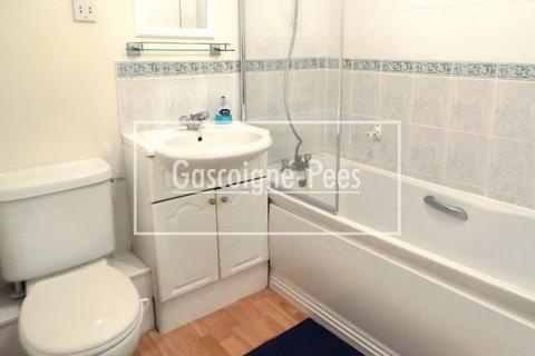 1 bedroom flat to rent, Century Court, Woking, GU21