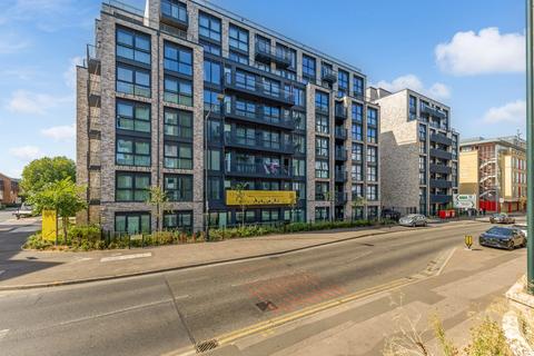 2 bedroom apartment to rent, Herschel Street Slough SL1