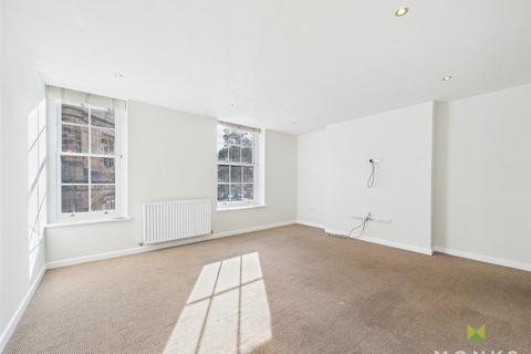 2 bedroom apartment to rent, Chronicle House