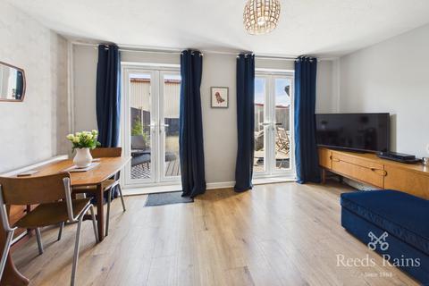 2 bedroom semi-detached house for sale, Mallard Close, West Yorkshire WF16