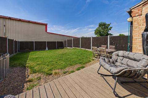 2 bedroom semi-detached house for sale, Mallard Close, West Yorkshire WF16