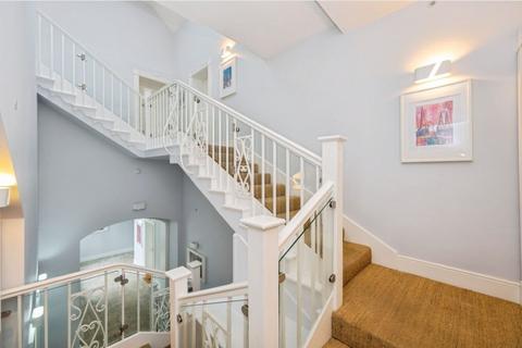 2 bedroom flat for sale, Monks Close, LICHFIELD