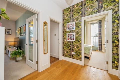 2 bedroom flat for sale, Monks Close, LICHFIELD