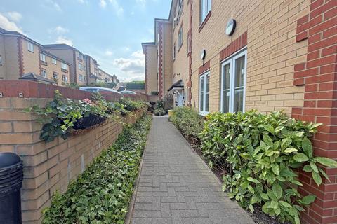 2 bedroom retirement property for sale, Oleastor Court, Ilford, Ilford, IG5
