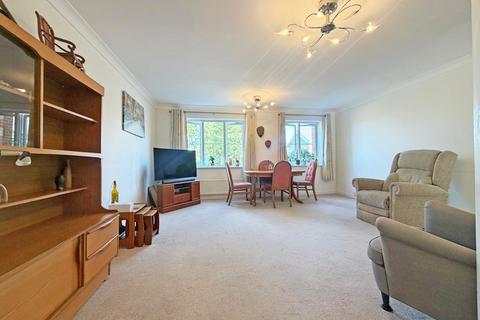 2 bedroom retirement property for sale, Oleastor Court, Ilford, Ilford, IG5