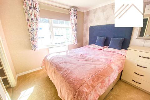 2 bedroom park home for sale, Oakside, Sandy Bay, Canvey Island